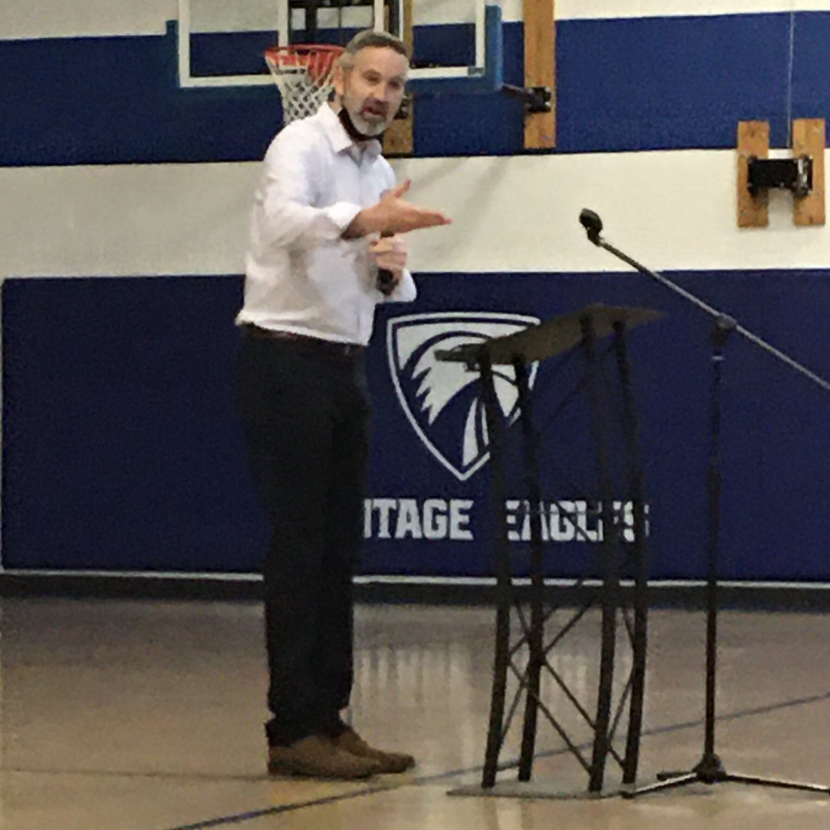 HeritageNL's tweet image. Doug Fern, @FaithAcademyIA joined us today for Mid. School Chapel. He shared that in Jesus the fullness of God was pleased to dwell (Col.1:19-20) and He desires to reconcile this fallen world, and we have a role to play in that work. #HCSTransform #JusticeSeekers