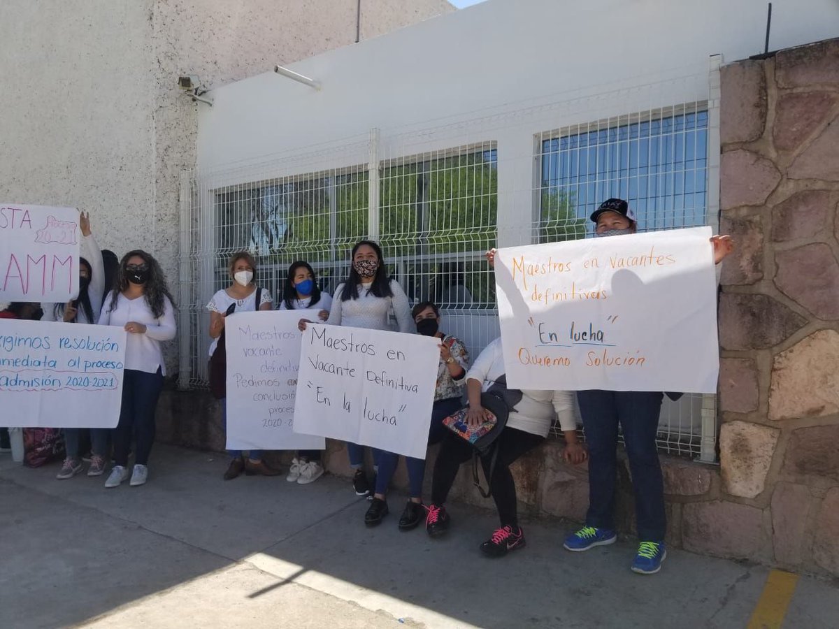 AdmisionDe's tweet photo. Docentes de Zacatecas se unieron  a la manifestación "exigimos resolución al proceso inconcluso de admisión docente 2020-2021"
@USICAMM_OFICIAL https://t.co/D3k7ttGVsT