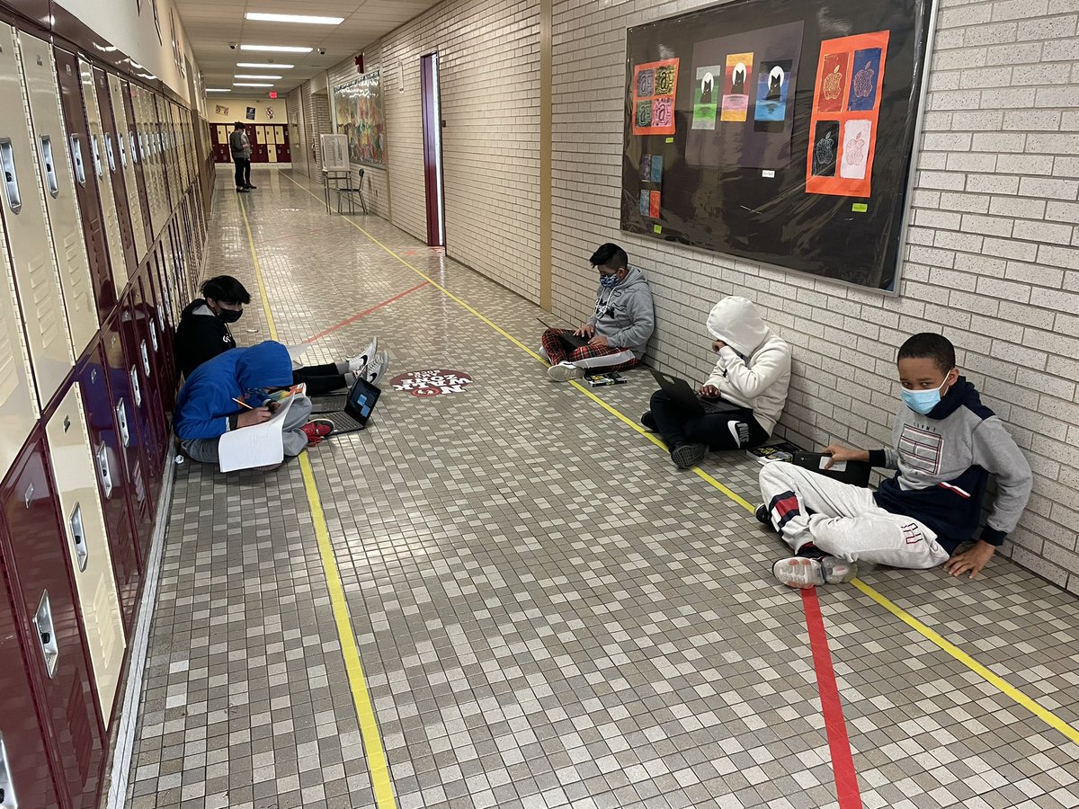 MsFerraroEDU's tweet photo. What a great week learning, connecting, and having students work together!!! @AMD_ROCKS @EMercadoAP @craigdreves @OssiningSchools @MsBlyereads https://t.co/P4hNyOl35t