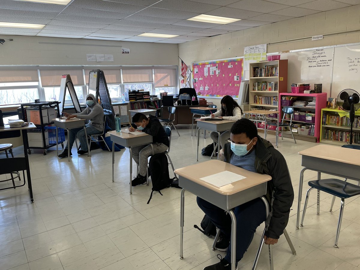 MsFerraroEDU's tweet photo. What a great week learning, connecting, and having students work together!!! @AMD_ROCKS @EMercadoAP @craigdreves @OssiningSchools @MsBlyereads https://t.co/P4hNyOl35t