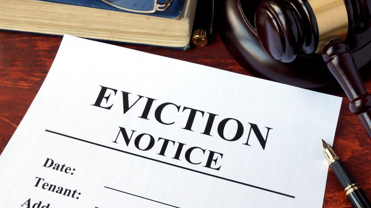 MISupremeCourt's tweet photo. Michigan renters, landlords can apply for new rent aid program starting Monday - @freep https://t.co/FKuRmGMcIl  @MSHDA https://t.co/1Nc0MsiYXH