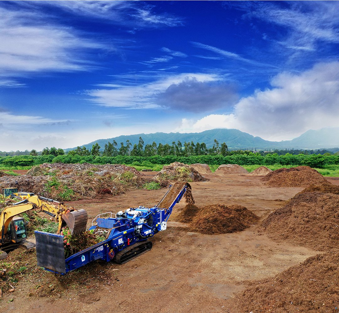 Dreaming of warmer weather with this shot of the 5710D Horizontal Grinder in Hawaii! We are proud to offer <a href="/astecindustries/">Astec</a> construction machinery solutions with our sisters brands <a href="/Roadtec/">Roadtec, an Astec Brand</a> and  #Carlson! ow.ly/hbAP50DXfet #FamilyFriday