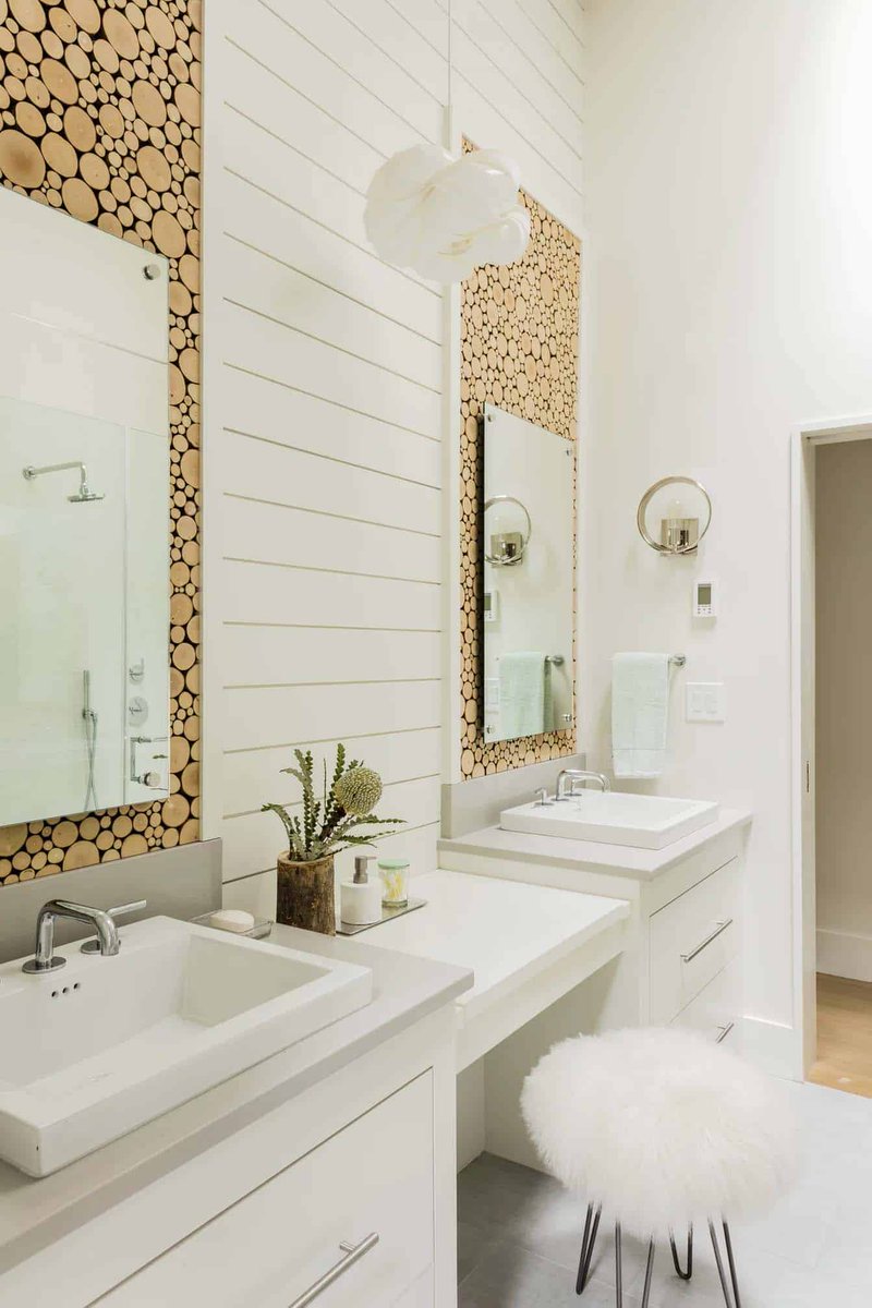 Stylish Massachusetts home uses a natural palette to focus on lake views onekindesign.com/2018/01/22/mas…