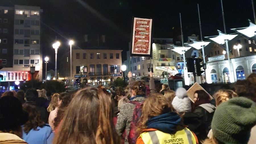 There is no Government roadmap to lift restrictions imposed on women day in, day out by misogyny - a deadly virus that infects every part of our society

For Sarah, for every woman &amp; girl, it’s time to make it stop 

#ReclaimTheNight 
#ReclaimTheStreets 

carolinelucas.com/latest/sexual-…