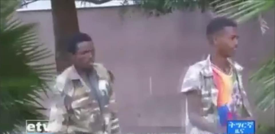 SamsonMichailo1's tweet photo. Recently surrendered TPLF soldiers in Samre , central tigray. Most of them dressed Eritrean military uniforms, manufactured in Almeda textiles factory. @NeaminZeleke @martinplaut @RAbdiAnalyst @wdavison10 @AFPAfrica @washingtonpost @VOAAfrica @BBCAfrica @jeffpropulsion https://t.co/jNcqMhpk8z