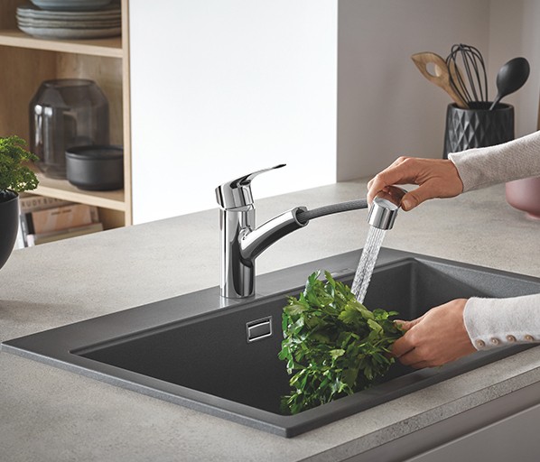 showroomatrube's tweet photo. New #GROHE Eurosmart faucets bring you convenient performance features for your kitchen - pull-out + swivelling spout variants provide = flexibility #kitchendesign #kitchenshowroom #pulloutfaucet #kitchenfaucet https://t.co/P6S5hiU33G