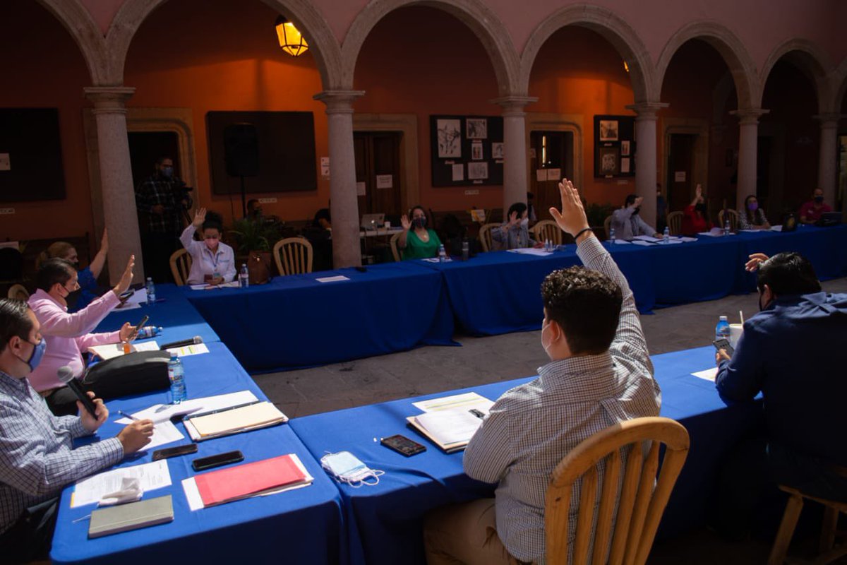 andres1586's tweet photo. En la sesión de Cabildo de hoy aprobamos el “Reglamento para el Cabildo Juvenil” herramienta que dará Voz a los #Jóvenes #Piedadenses. Será un espacio de reflexión, debate y propuestas en favor de los ciudadanos. ¡Hoy ganaron los jóvenes! #JuventudConValor https://t.co/SHpYKcbhzZ