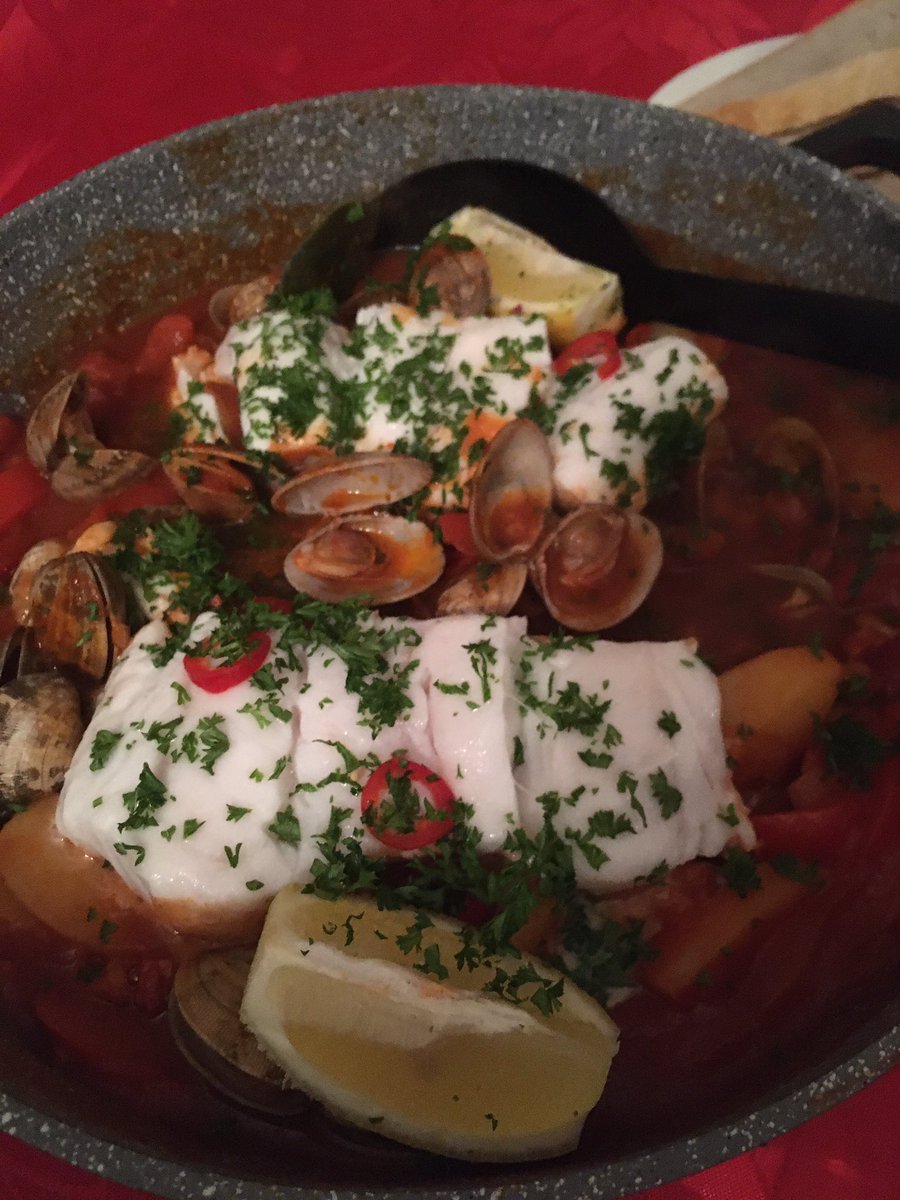 annhackett49's tweet photo. Spanish cod &amp; clam stew, delicious . Fish delivered today from @Ashtonscardiff . Thanks. https://t.co/zpI0k2Mc39