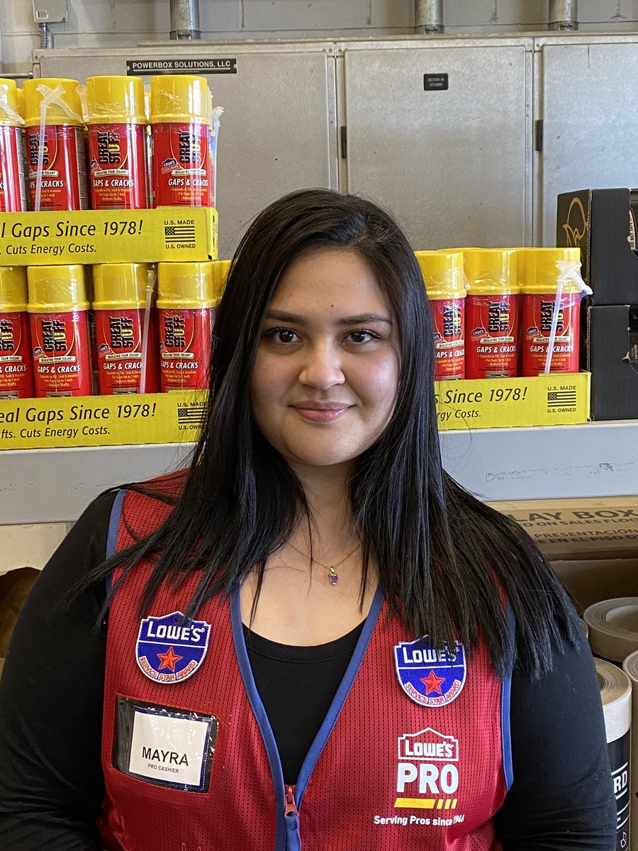 Luke_Wrgt's tweet photo. Welcome Mayra our new Pro cashier, Paul our new PSS, and Larry our other new PSS to the #store1198 #pro1198 team here in Woburn! @PabloJEnc @AndreaGiannusa @CalebG_Lowes @TylerMLowes #R18Springhire https://t.co/v9j0GzNIDe