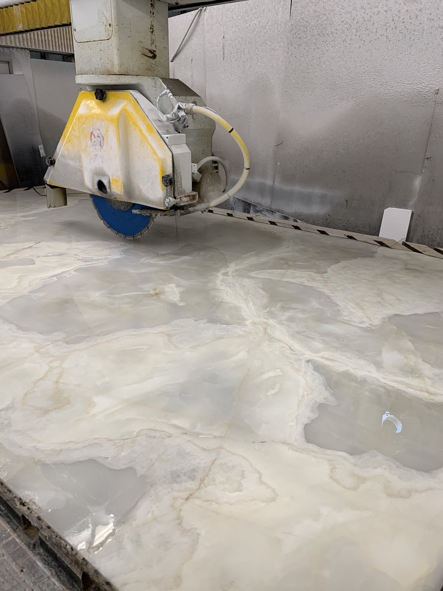 FWorktops's tweet photo. ππππ·π·π· gorgeous white onyx a real show stopper, watch this space as itβs due to be fitted next week for @searletaylor #naturalstone #fabrication #stonemasonry #kitchendesign #interiors #specialstone #onyx #design #featurestone #cullifords https://t.co/JGCQDhoIAE
