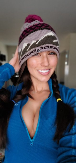 Off to the mountains 😍😘 https://t.co/yIOrnCwYVZ