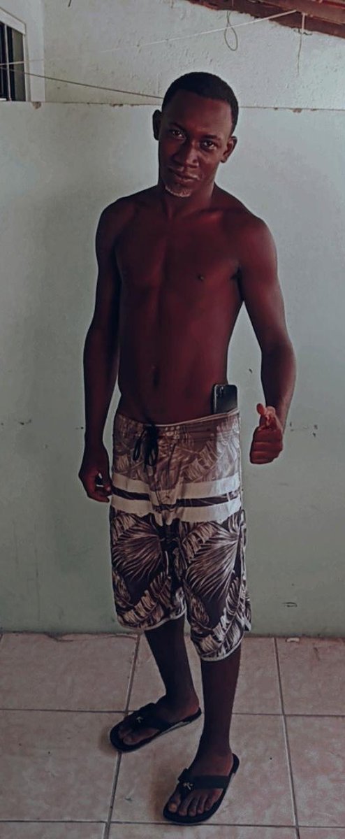 Dnzada8's tweet photo. Bota a cara nesse site tbm 👍🏿)( https://t.co/PGggzyMUcY
