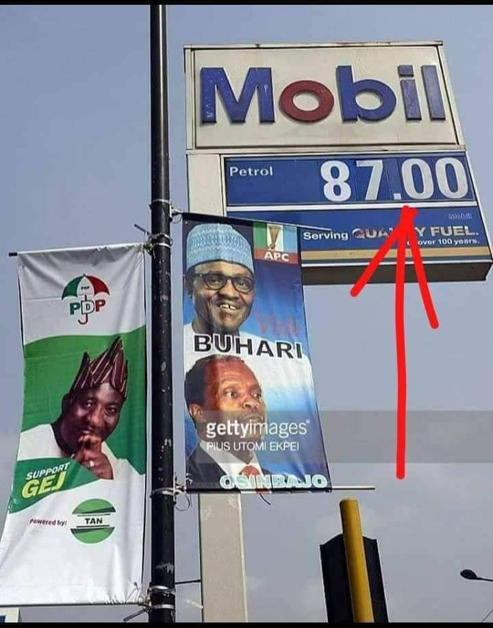 ChidiOdinkalu's tweet photo. There #PetrolPrice at the #PumpHead for @OfficialAPCNg #Vuvuzelas remains as reserved during the campaigns. @MBuhari is Mr. #PromiseKeeper! https://t.co/y5mHIIxH8F