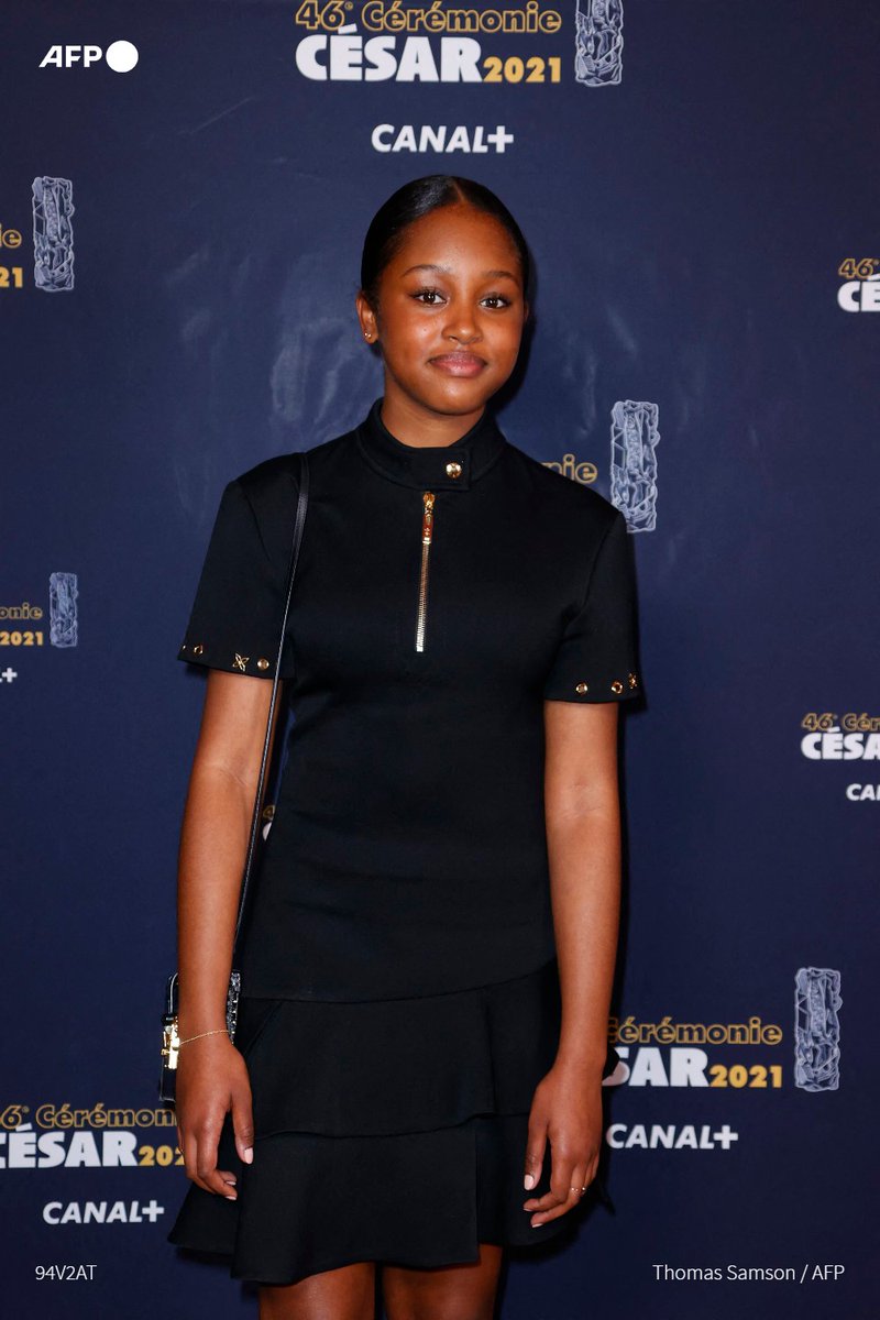 Le #Cesar2021 du Meilleur espoir féminin est attribué à Fathia Youssouf, pour le film Mignonnes  #AFP