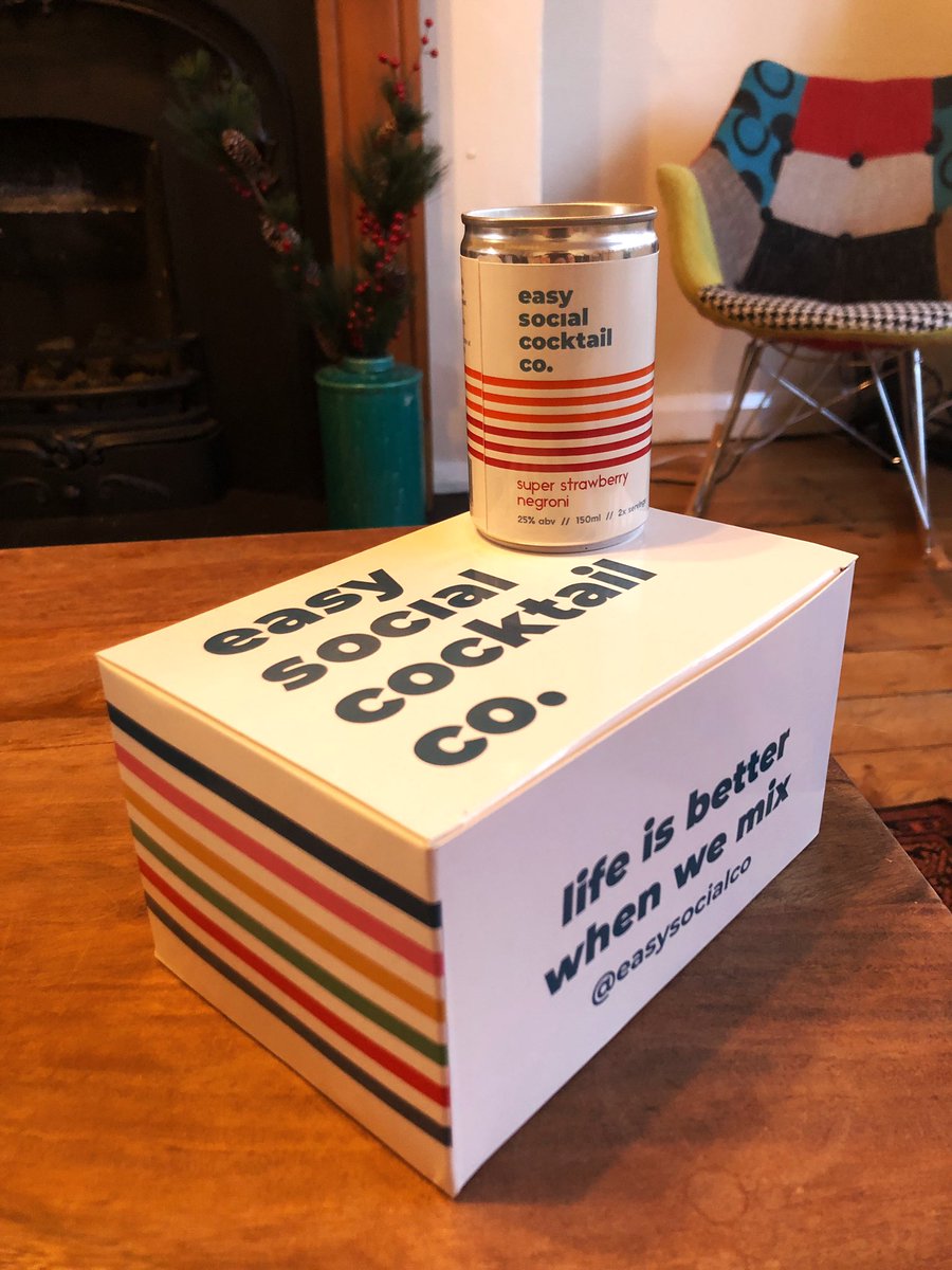 Petes_drinks's tweet photo. Box of negronis. Happy Friday. @EasySocialCo https://t.co/X3DXHJtwg8