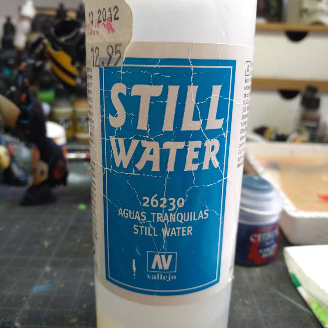 aurelie_schick's tweet photo. My WIP about gems, I start with a mix of black with red. Final step is a layer with Still Water from #vallejo
.
#paintingwarhammer #warhammerworld #paintinggems #citadelpaints #schminkecolors #warhammertutorial #eavymetal #minis https://t.co/XPKJg7S7pE