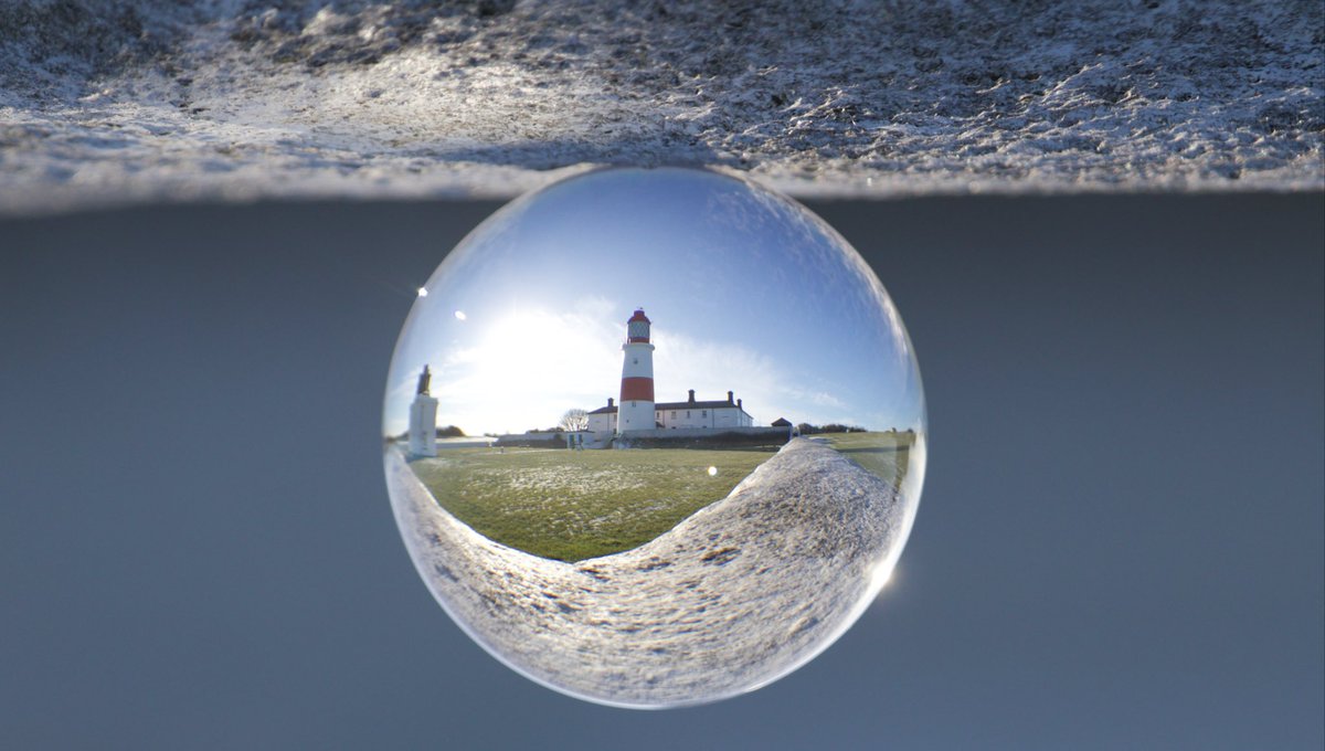 SimonBo42488578's tweet photo. Lense ball at the lighthouse 😊 #lenseball #photo #photography #nature #naturephotography #beauty #lighthouse #PhotographyIsArt #thephotohour #stormhour @NT_TheNorth @nationaltrust https://t.co/mzlZFU8lk6