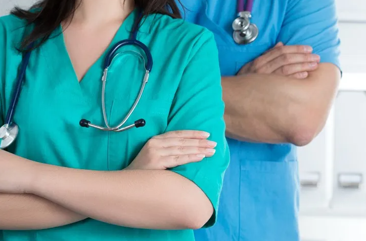 Hopkins Nursing (@jhunursing) on Twitter photo Reports show 2 in 3 of the 4,000,000 nurses nationwide are considering leaving the field.
"It's very troubling," <a href="/CyndaEthx/">Cynda Rushton</a> said. "Nurses at the frontlines bore a substantial burden in this pandemic that pushed them too far." bit.ly/3cnurLP Reports show 2 in 3 of the 4,000,000 nurses nationwide are considering leaving the field.
"It's very troubling," <a href="/CyndaEthx/">Cynda Rushton</a> said. "Nurses at the frontlines bore a substantial burden in this pandemic that pushed them too far." bit.ly/3cnurLP