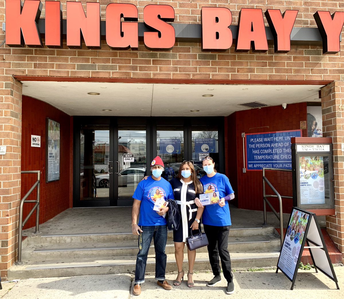 DimpleWillabus's tweet photo. Passover Food Distribution at Kings Bay Y, Nostrand Ave. Brooklyn.
It was a pleasure volunteering with my team at the Passover Food Distribution.
I saw lots of familiar faces and it was a joy to share a few good chuckle!
#dimplewillabus2021 #dimplewillabus #communityfirst https://t.co/4dMhH9CYXg