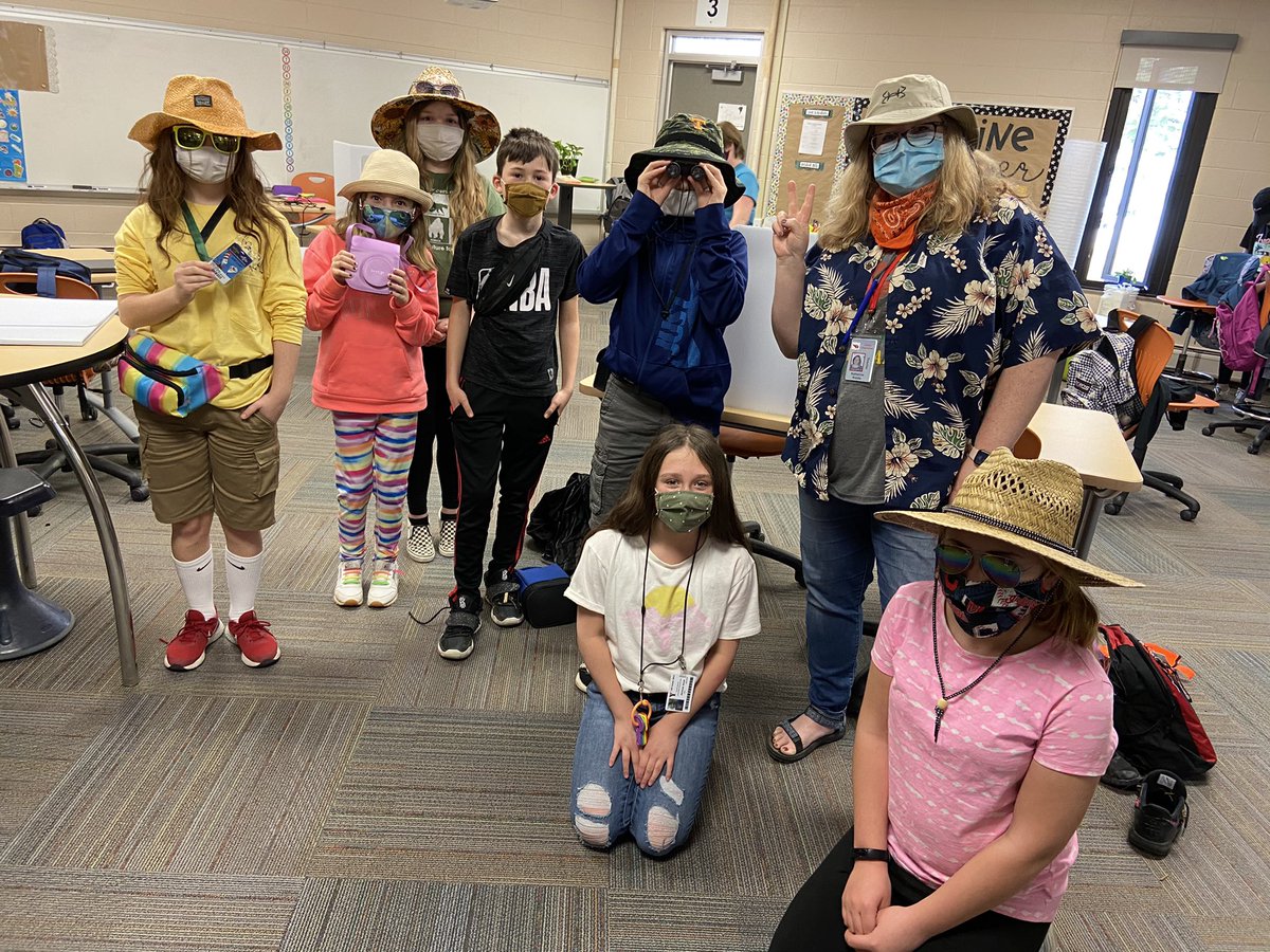 missberdysz's tweet image. We had a little too much fun on our virtual field trips Wednesday!! 🗺🤩📸 #Project5 #TeamFairfax @mrskatyriddle