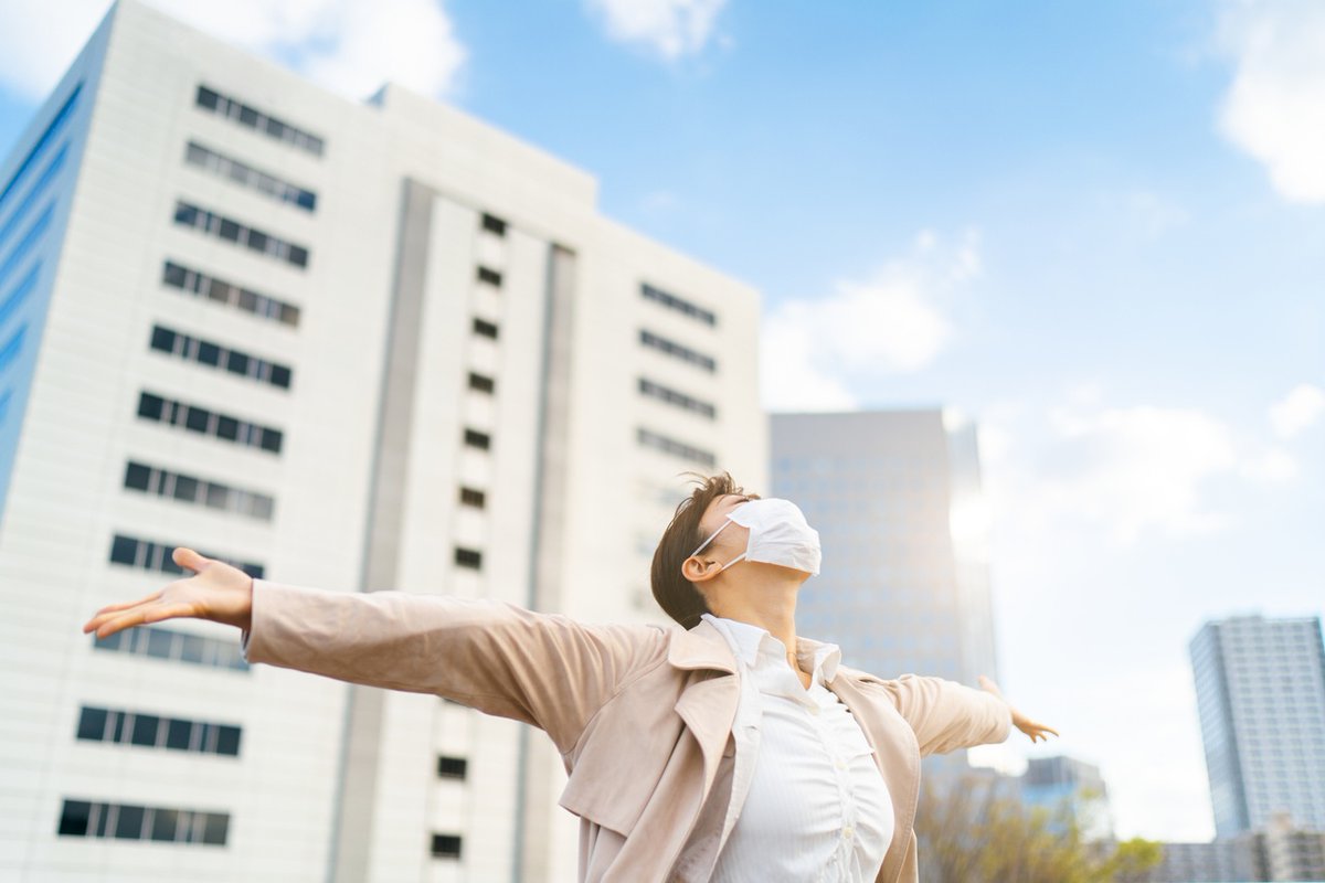 saintlukeskc's tweet image. If you&apos;ve been fully vaccinated and you&apos;ve been around someone who has #COVID-19, you do not need to quarantine or get tested unless you have symptoms, per #CDCGuidelines. However, you will still need to wear a mask in public areas.