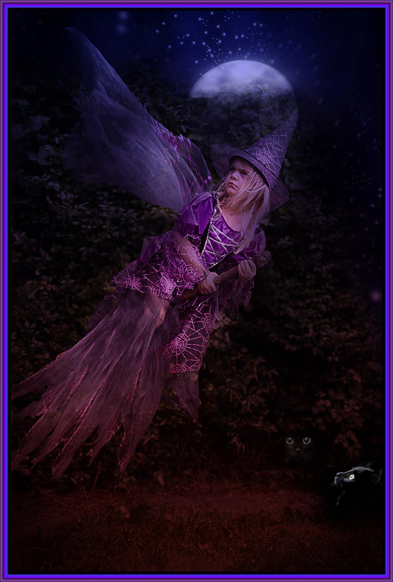 Stanzie_Actress's tweet photo. Hey @EthanJGreene @swan_pictures Here's one for you! Persephone Device - the early years! hahaha I am proud to have some rather strong, 'crafty' ladies in my family tree. Told you I wasn't acting! *wink*

#virtualinsanity Told you I was a real Witch! #witchesrule #goddess https://t.co/1E16Ya9FKX
