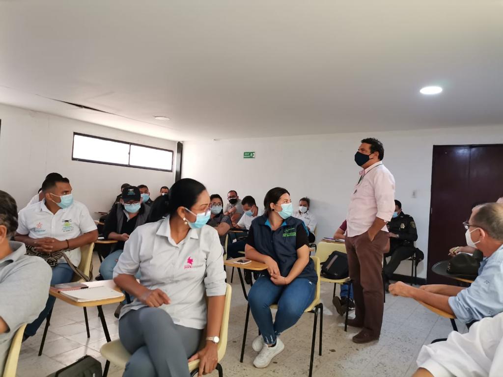 GANABAS2's tweet image. Reunión #fedegan- gremios ganaderos de Córdoba comandantes policía del departamento de Córdoba