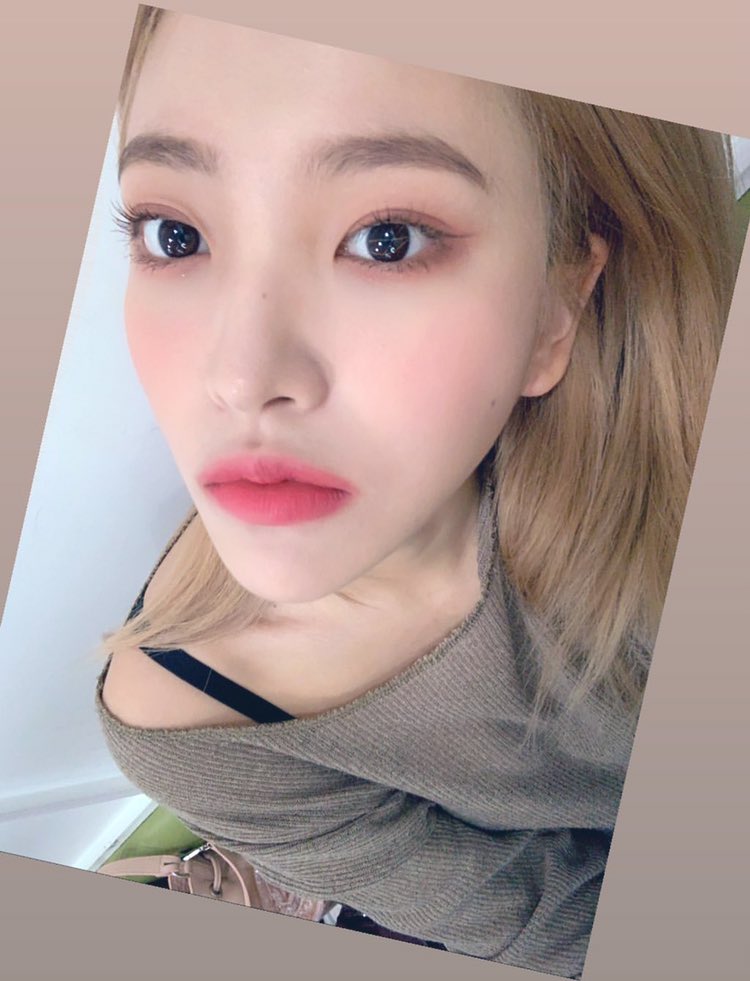 yeri looks (@yerilooks) on Twitter photo 