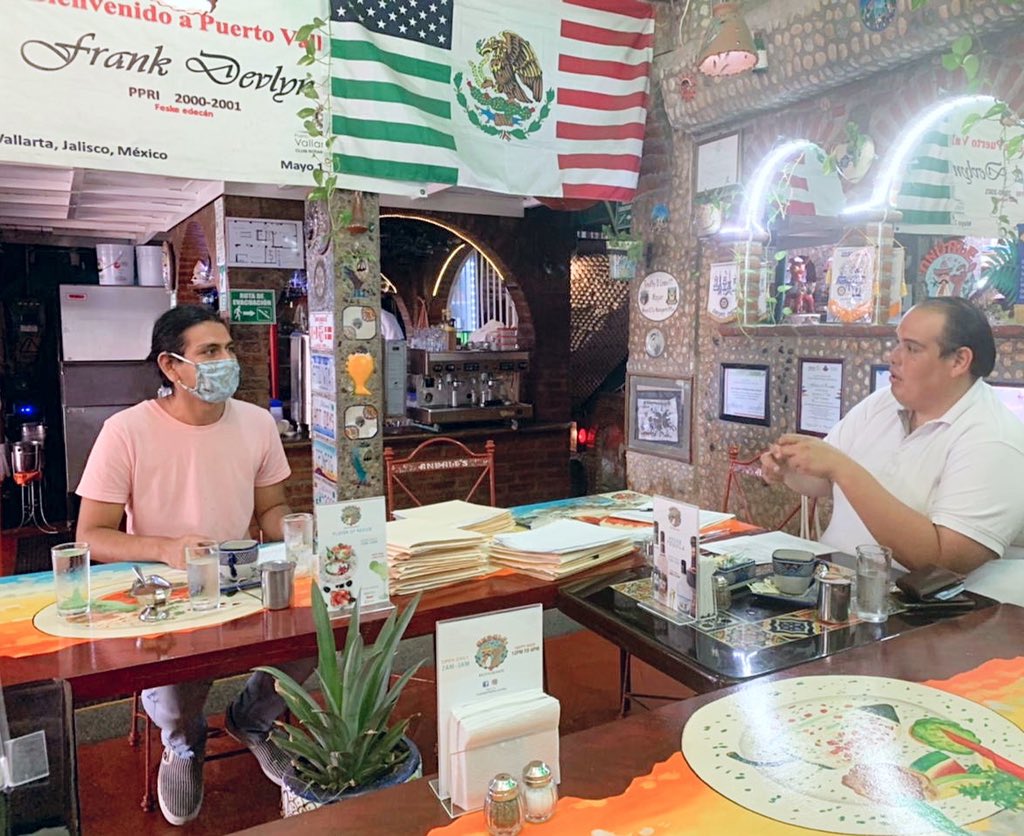 El día de hoy el Club Rotario Puerto Vallarta Sur realizó la tercera entrega de becas a estudiantes con excelente rendimiento académico. A través de estos esfuerzos estamos apostando al futuro de nuestro país. #RotaryAbreOportunidades