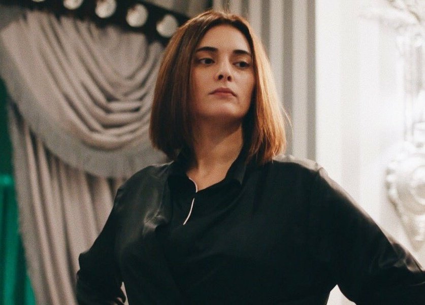 NoAksak's tweet photo. Alatıldığından emin olduğu anda kocişine siktiri çekip üstüne iş kadını olan ARZU > Boşanmak isteyen kocişine soyadı için 28 bölüm boyunca yapışan vasıfsız m*rve 
#UfakTefekCinayetler #oyatoksöz #mervesağlam #arzukaymaz #merveaksak #utc #gökçebahadir #oyser https://t.co/UMQG43JwyF
