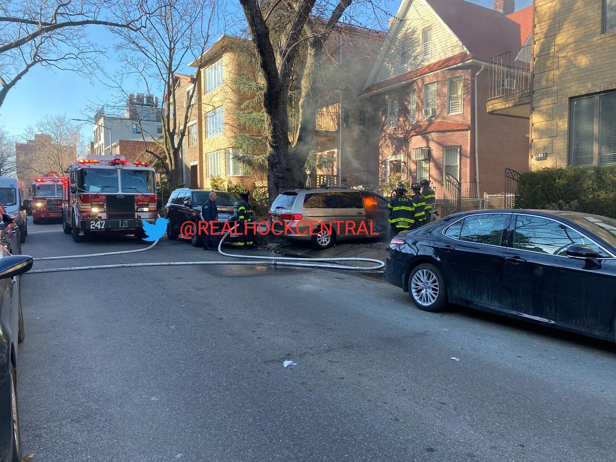 RealHockCentral's tweet photo. .@FDNY on scene for a car fire at 1543 54th Street https://t.co/bVhiMzSlWk