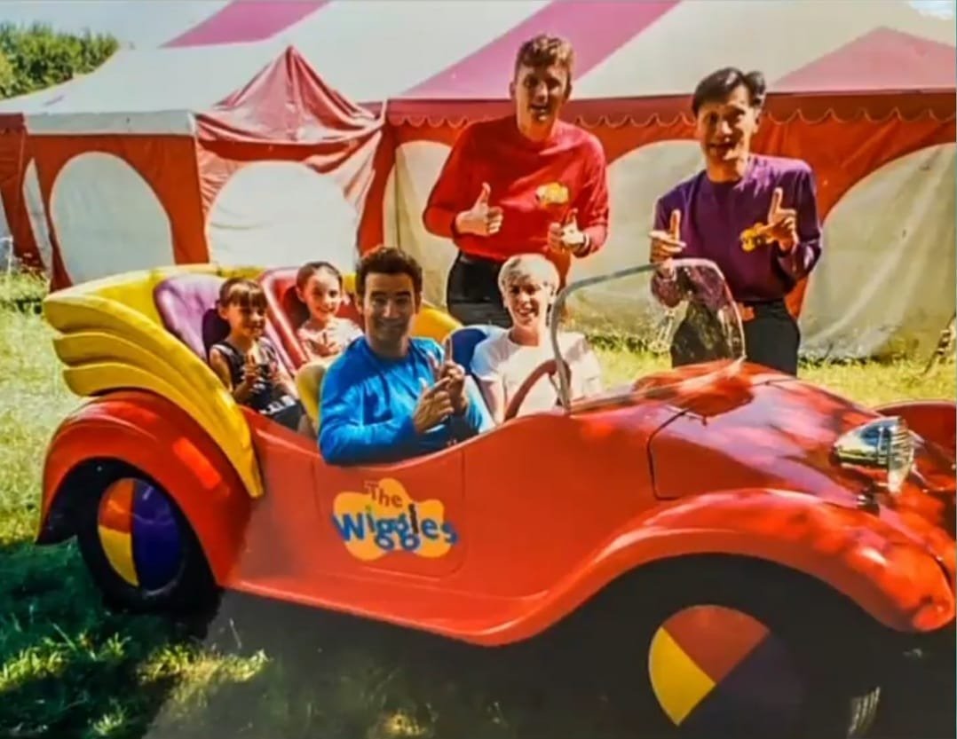 A fantastic behind the scenes picture from on set of The Wiggles Movie! 