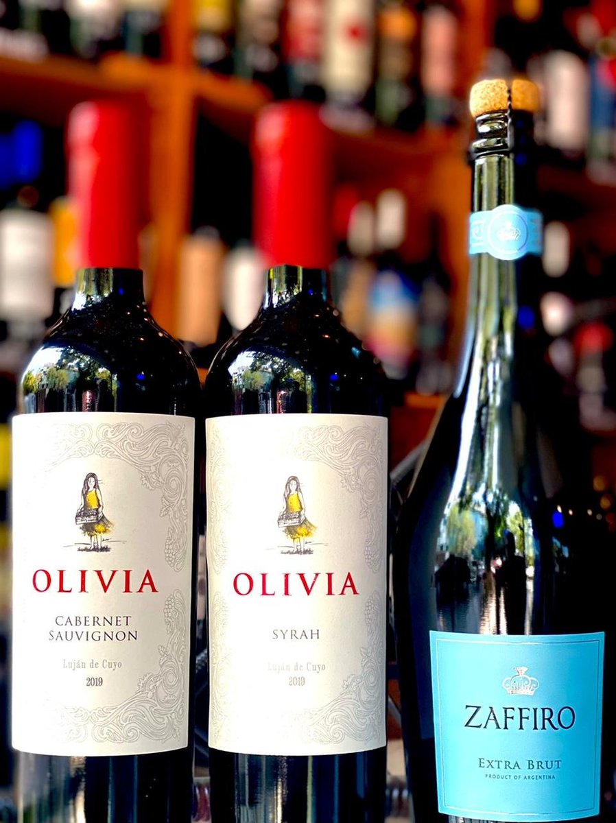 bonvino_ar's tweet photo. Ayer en la II edición de #VinosdePaso presentación de Viña Olivia a cargo de Fernanda Di Tomaso.
👉🏼 Olivia Cabernet Sauvignon
👉🏼 Olivia Syrah
👉🏼 Zaffiro Extra Brut
.
Todos los jueves a partir de las 18,30 pasa por nuestro #winepoint y disfruta el placer de descubrir nuevos vinos. https://t.co/mUdxaXox1g
