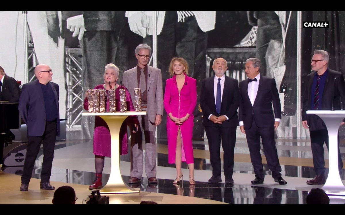 Superbe image ! Le Splendid est réuni plus de 47 ans après la fondation de leur troupe. #César2021