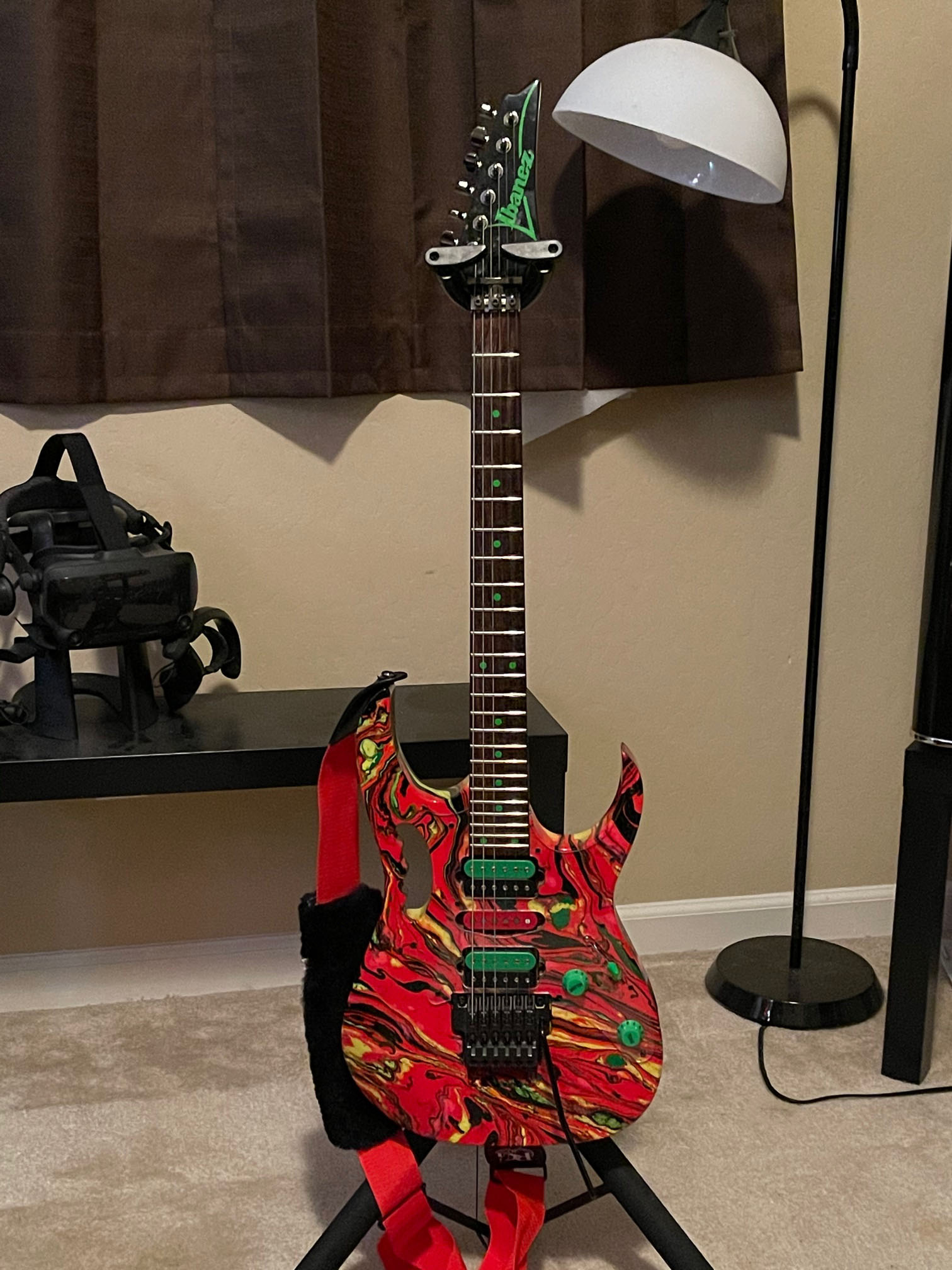 Ibanez universe uv77re deals