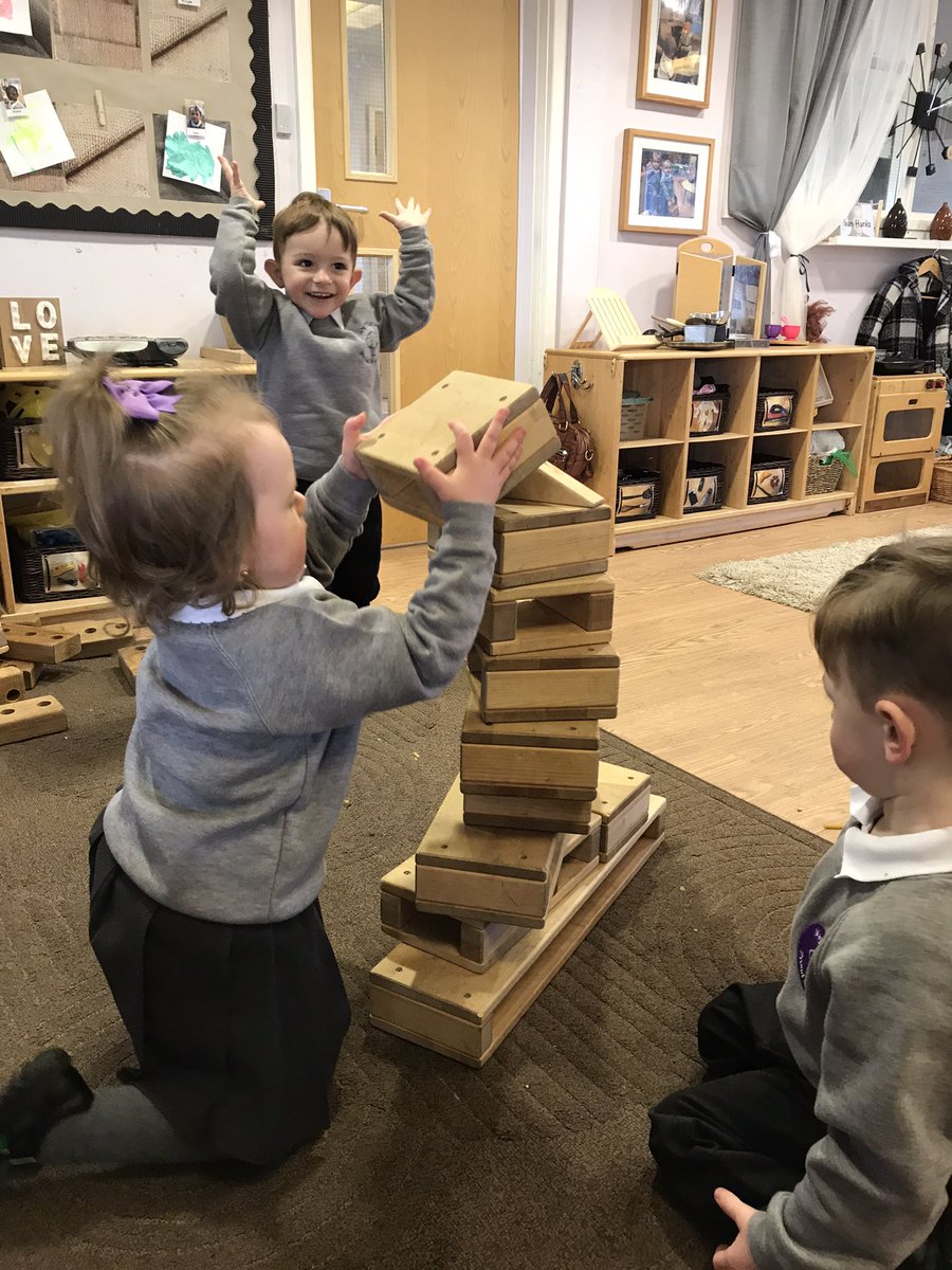 Mrs Fletcher Wayfield Primary School 2 Year Olds tweet media