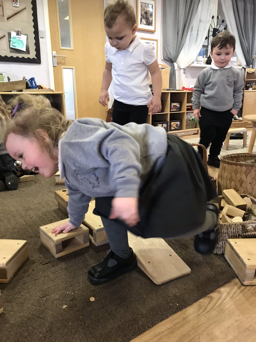 Mrs Fletcher Wayfield Primary School 2 Year Olds tweet media