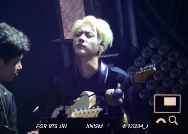 jingallery's tweet photo. JIN ELECTRIC GUITAR FOR GRAMMYS......? https://t.co/DIcxJyZ3HZ
