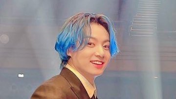 hollywithluv's tweet photo. 🐰🥁🥁🐇 https://t.co/y01Dx7Wjnb
