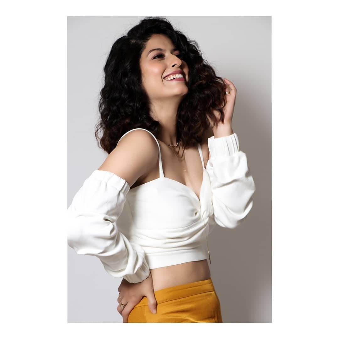 Marathi_Celebs's tweet photo. Wishing a very Happy Birthday to the #beautiful and #talented actress Abhidnya Bhave 🎂💗

@AbhidnyaBhave

#AbhidnyaBhave #HappyBirthday #HBD #Mayra #TPR #RangMazaVegla #Tejadnya #MarathiActress #MarathiCelebs .
.
For interesting entertainment updates, follow - @Marathi_Celebs . https://t.co/9I0ElJDWZc