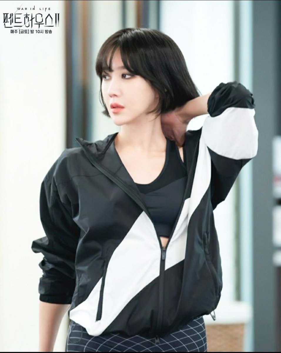 kdramafaves_'s tweet image. lee ji ah in workout clothes will be the death of me 🥵