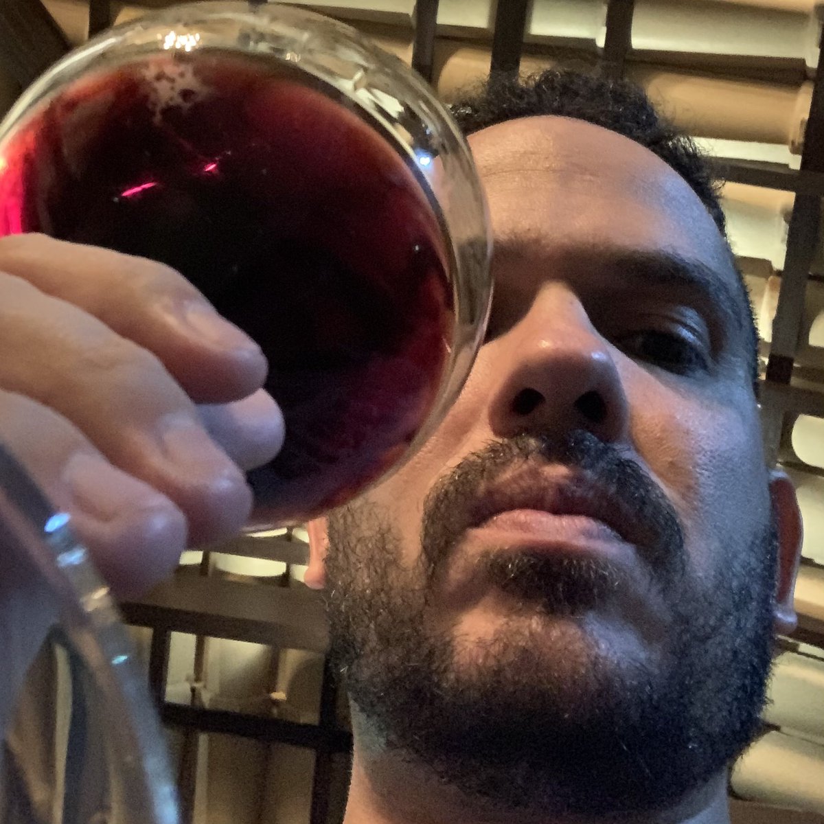 DJPonttes's tweet photo. 🍷 “... Vou me entorpecer
Bebendo vinho ...” 🍷 #wanderwildner #rock #música #vinho #praiadoforte #bahia #brasil https://t.co/MUG2ZpU6J1