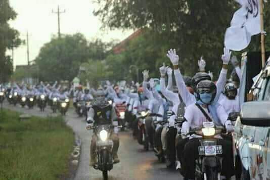 #BebaskanHabibRizieqShihab .
bebaskan semua ulama dan aktifis ✊
Beda pendapat bukan kriminal ‼️
#BebaskanHabibRizieqShihab