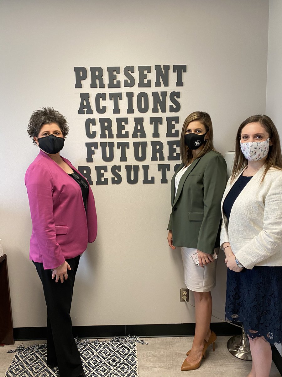 EmLeBlancCooper's tweet photo. Had the best day seeing the wonderful work of some dynamic educators  @bentonmiddle @Bossier_Schools @jlynnchiasson https://t.co/3KjQfD7v4j