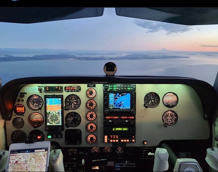 flyoneg's tweet image. #Studentpilots benefit from #flightsims by further reinforcing their flying lessons, learning attitude flying &amp;amp; mastering the use of basic radio navigation equipment; &amp;amp; later learning instrument flying towards night &amp;amp; #IFR ratings. #flyoneG #flightsim #flighttraining #pilotlife