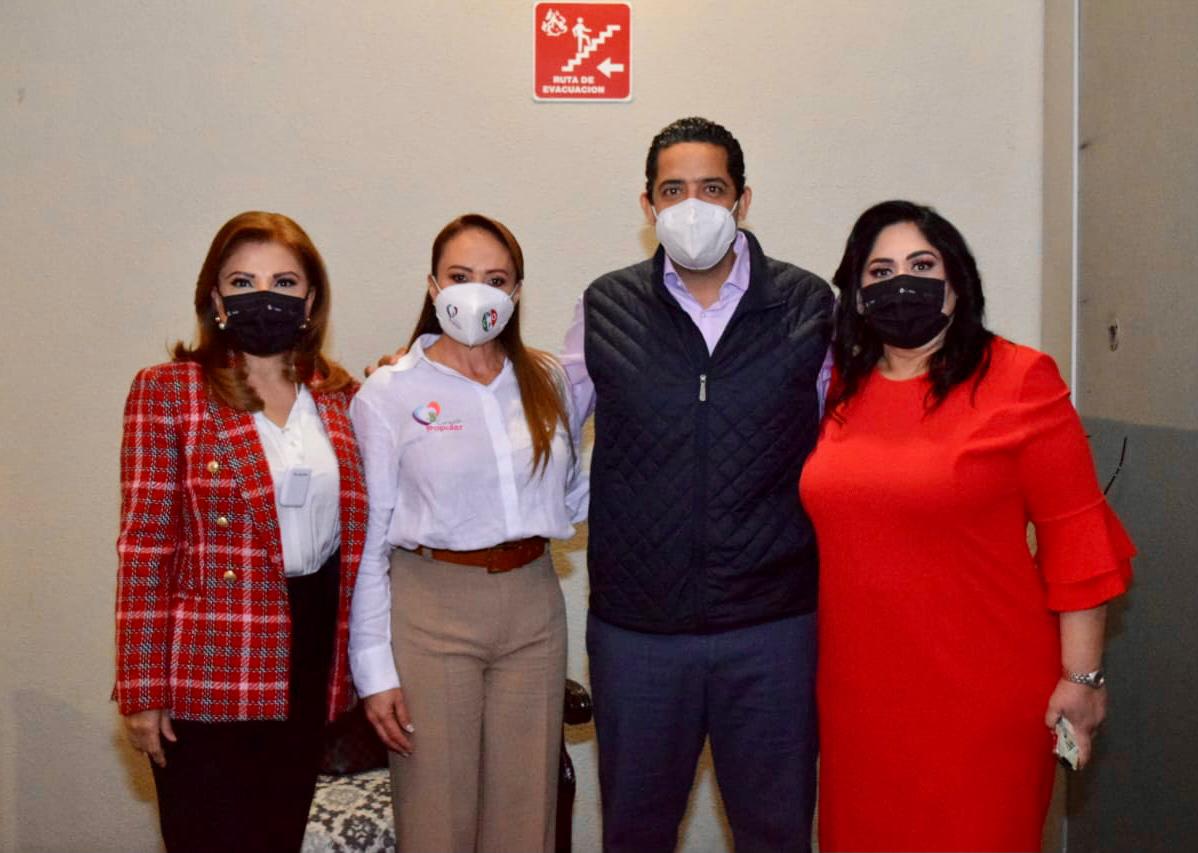 CNOP_SIN's tweet photo. De parte de toda la familia #CNOPSinaloa🇲🇽💚 le damos la bienvenida a nuestra Secretaria General del @CNOPNacional la Mtra. @CristinaRuiz_S
#CorazónPopular❤ https://t.co/BISrZ5jsaz