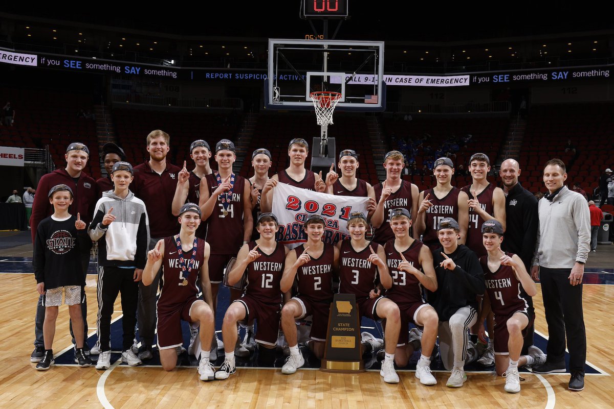 The 2021 IHSAA State Basketball champions in Class 2⃣🅰️: The Western Christian Wolfpack. #iahsbkb
🏀iahsaa.org/basketball/sta…