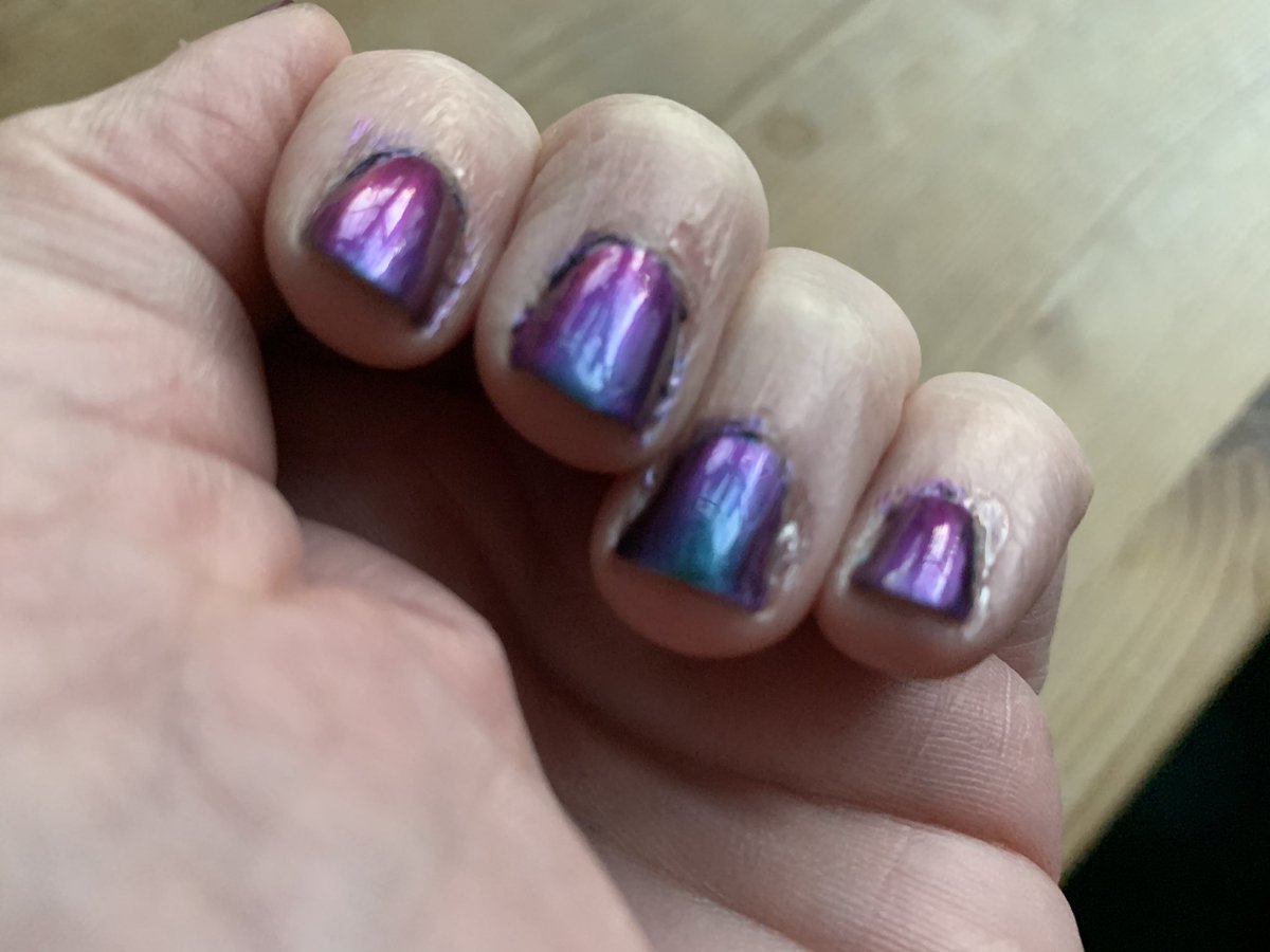 imlostinboston's tweet photo. soooo much shifting in this #multichrome @holotaco by @nailogical #missedshift
had to restrain myself from applying the matte finish...i do love the shine... and green enough for st pattyโs day....
#selfcare #nailpolish ๐ฟ๐ฎ๐
๐ป๐๐ฏ๐๐ผ๐๐๐โ๏ธ https://t.co/WyQebDMfLs