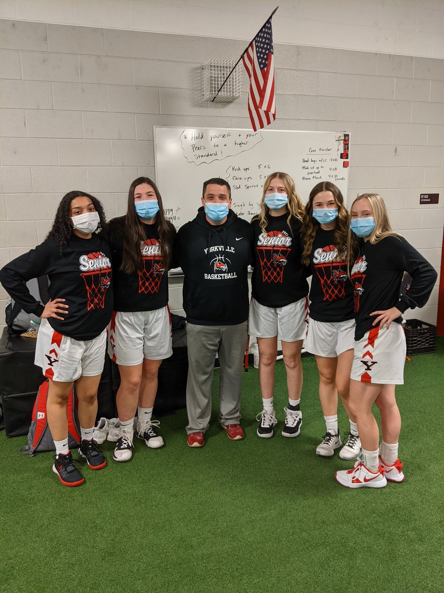 Coach_Wendt's tweet photo. Reflecting on the end of the season I am going to miss this group of seniors a lot. They not only mean so much to me, but my daughter. They are all hardworking and caring individuals! Big things ahead for them! @KenzieSenffner @BeethamMadi @AnnaTitus9 Marissa,Ellie,Hannah,Anyia https://t.co/uxmvmZ3bej