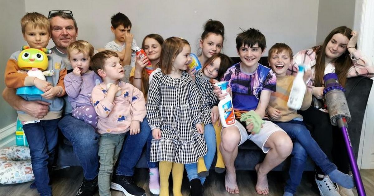 notebooklive's tweet image. Mum of Britain's biggest family 'only wanted three kids' - but ended up with 22
mirror.co.uk/news/real-life…